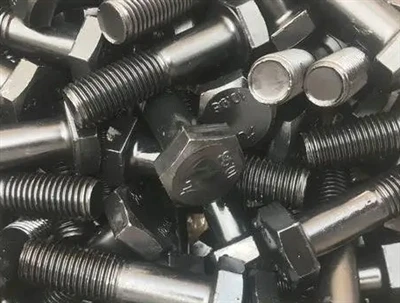 Perbezaan di antara sambungan yang riveting, berulir, dan kimpalan